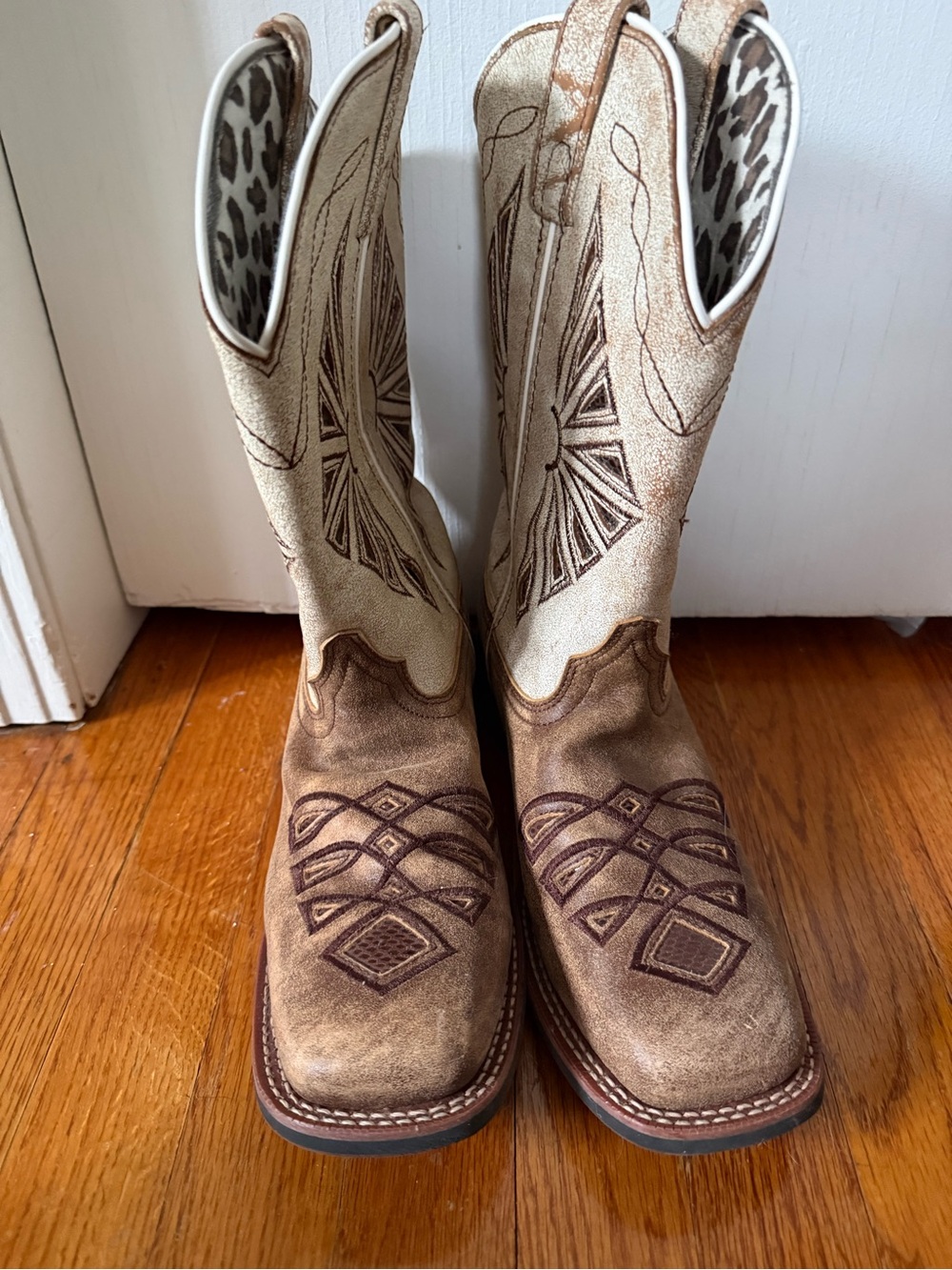 Laredo Gold Crackle Strap Leopard-Print Lined Boots